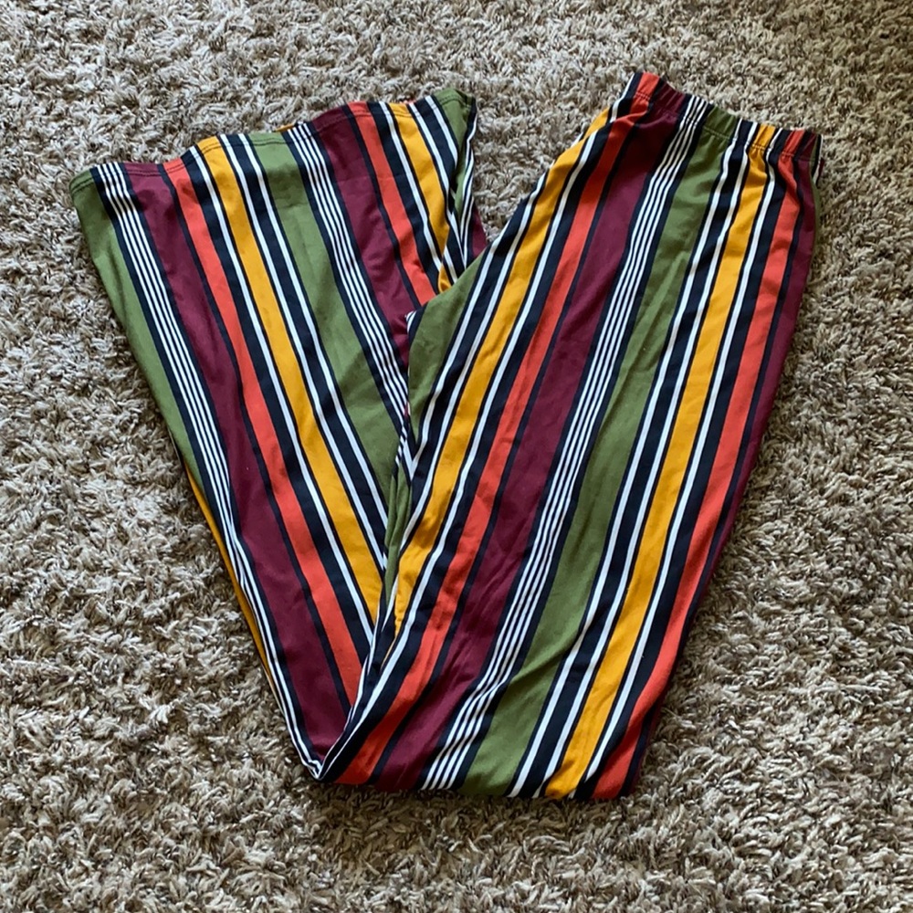 Trés Bien bell bottom pants, size L, tags on
